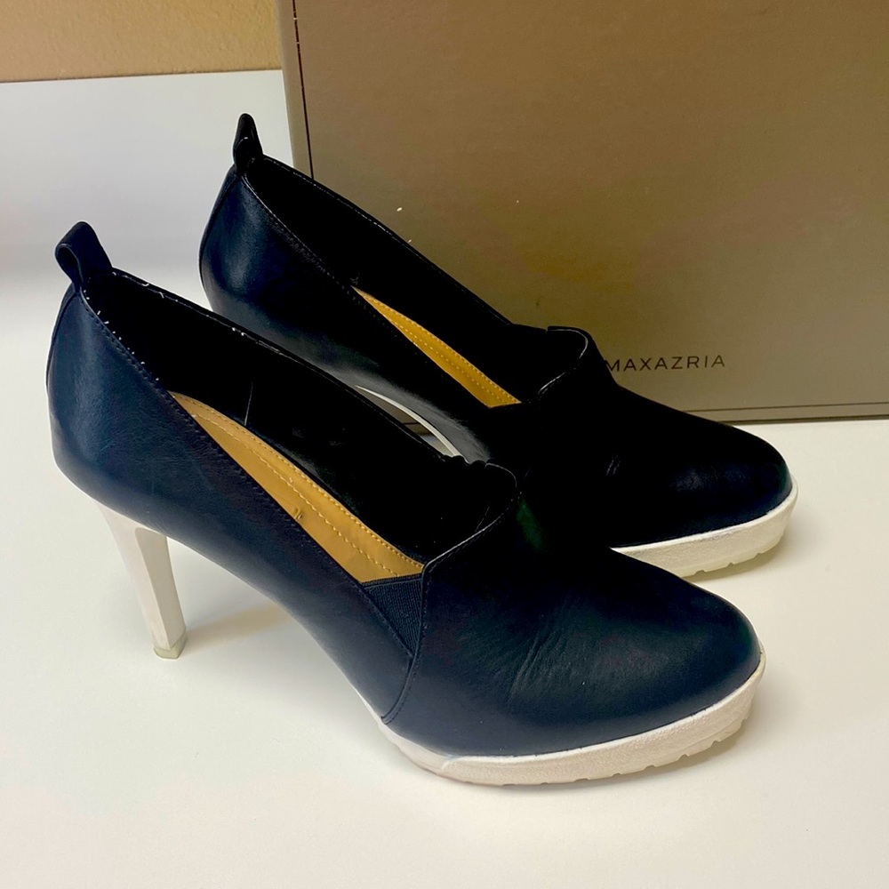 BCBGMaxAzria “Putt” lug soak leather sneaker pump